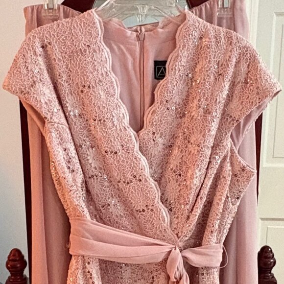 Mother of the Bride Outfit/Evening Wear - Picture 1 of 5
